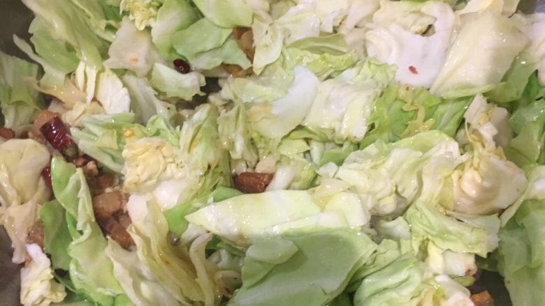 手撕包菜,下<a style='color:red;display:inline-block;' href='/shicai/ 3511'>包菜</a>