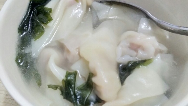 饺子馄饨一锅端!洋葱猪肉饺,出锅!嘿嘿嘿!