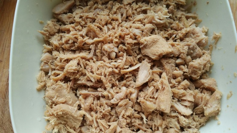 宝宝肉松,煮好后把水控干,再姜,葱挑出