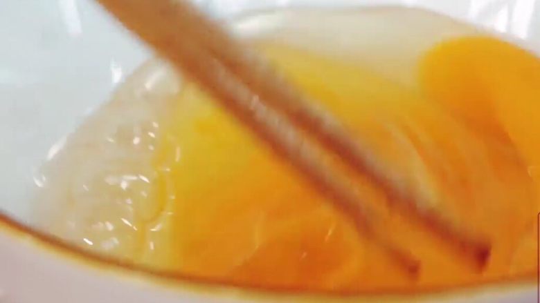 日式牛肉烧茄子,<a style='color:red;display:inline-block;' href='/shicai/ 9'>鸡蛋</a>打散