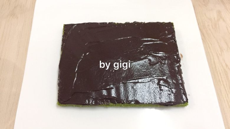抹茶歌劇院蛋糕Matcha Opera Cake,抹一層甘納許