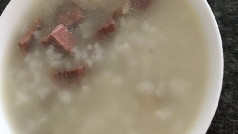 牛肉平菇粥,然后按煲粥功能,电压力锅不用人工放气,自然放气