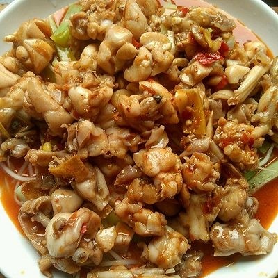 水煮飄香蛙,9、装盘即可!