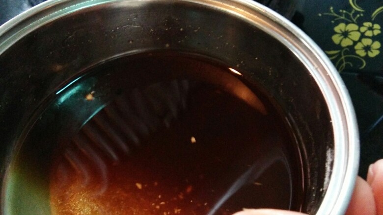 宫爆肉丁,调好的汁,(盐,味精,醋,白糖,茨粉)
