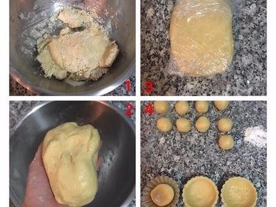 原味半溶起司塔,先用叉子或其他工具將麵粉和蛋液攪伴到看不見液體,再用手以按壓的方式讓麵粉成團,然後用保鮮膜包起放入冷凍庫,冰5分鐘後取岀,如麵團表面不平整則表示食材沒有混勻,故可以用壓折方式,滾平後折起再滾平,直到表面光滑。
接著秤重,等量分成12等份後揉圓,在模具裡放入ㄧ顆塔皮,大姆指沾高粉後延著模具壓出型狀