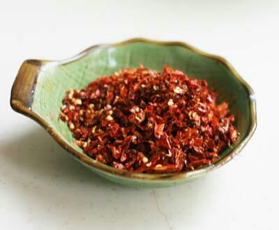 水煮肉片,倒出切碎