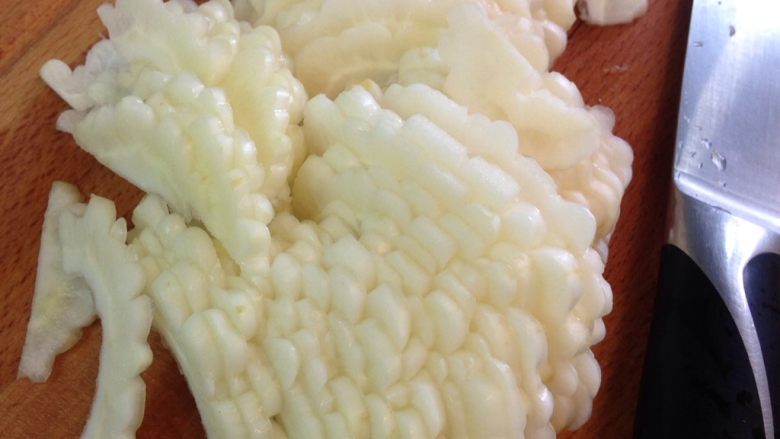 苦瓜炒鹹蛋,<a style='color:red;display:inline-block;' href='/shicai/ 55'>苦瓜</a>切薄片，快熟好夾不會苦