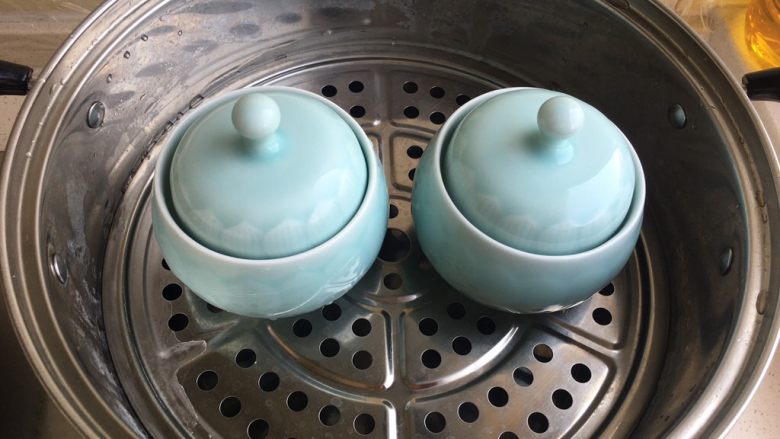 美人汤(木瓜炖燕窝),上锅隔水蒸15分钟