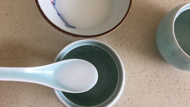 美人汤(木瓜炖燕窝),放椰浆水 也是两份量 别都倒进去