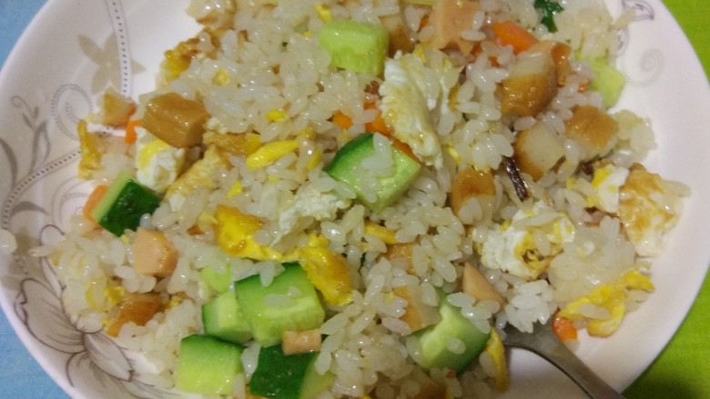鱼豆腐蛋炒饭