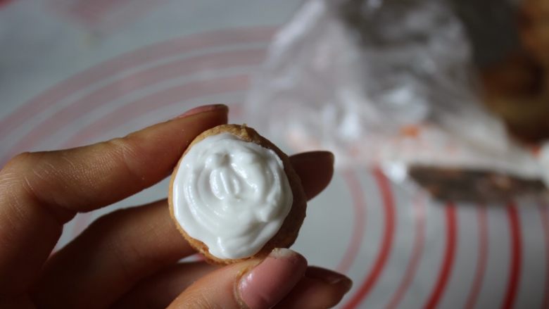 指尖陀螺饼干:真的能转😱,在上面涂颜色(只涂一面)