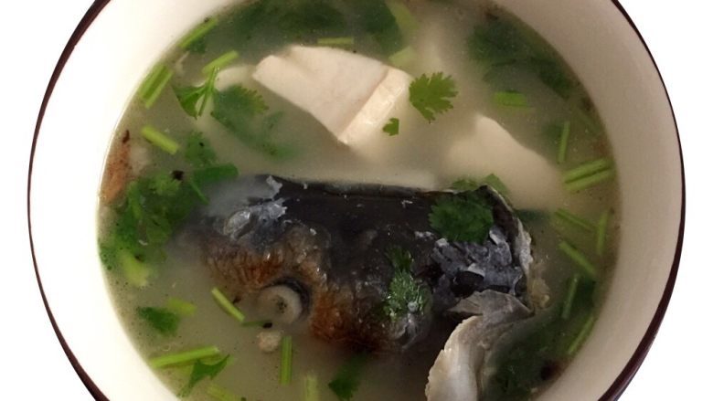 鱼头豆腐汤,来一碗汤,卖相不好味道不错
