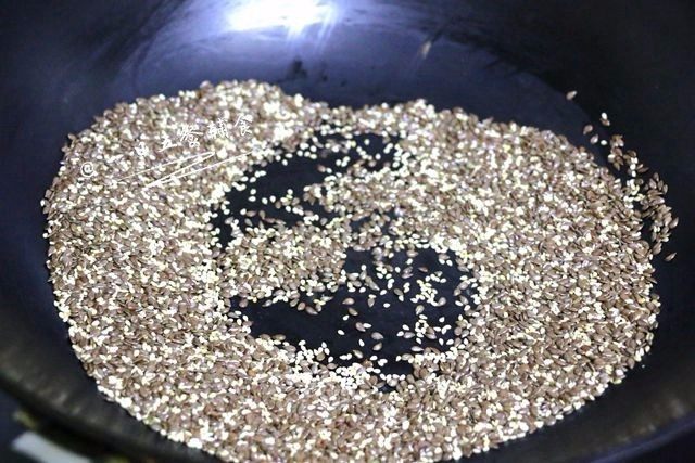 南瓜苹果亚麻籽糊,🌻小贴士：分开炒更好，因为芝麻更容易熟，我偷懒了。