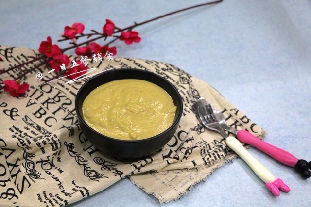 南瓜苹果亚麻籽糊,宝宝的比较厚。