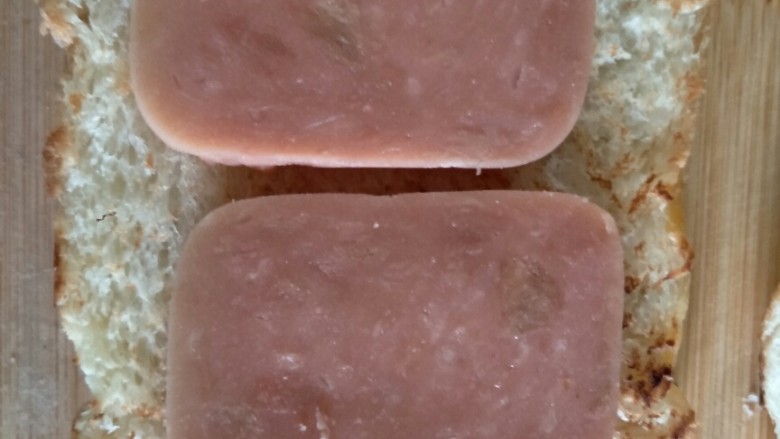 鸡蛋三明治,放两片就好了！