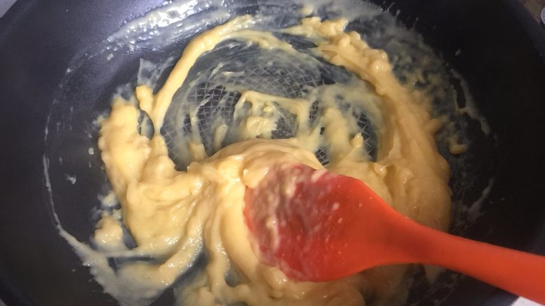 豆乳盒子,熬成糊状,晾至常温