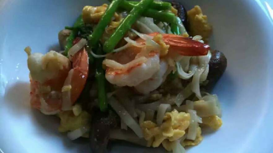 海鲜鲜虾炒面
