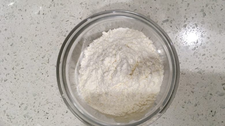 经典瑞士卷(原味),面粉用碗秤好后,