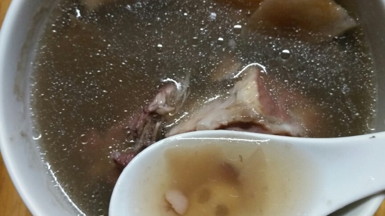 猪骨煲土茯苓