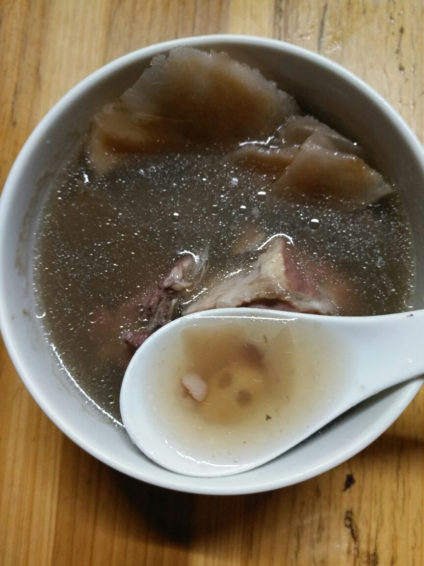 猪骨煲土茯苓