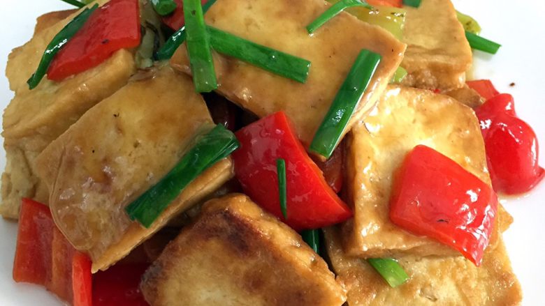 彩色豆腐,起锅装盘