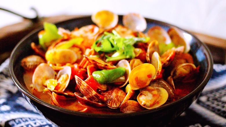 番茄蛤,一盘鲜美无比又营养丰富的番茄花蛤就做好了……