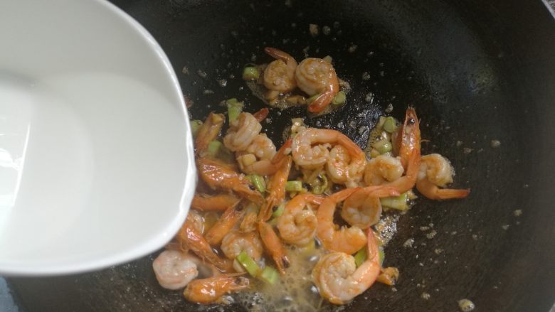 叮~一下,美味健康瘦身大菜出炉~,看看如果不多再加一点点水。