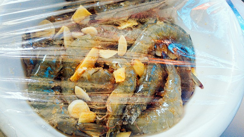 烤三鲜拼盘,保上保鲜,放冰箱30分钟