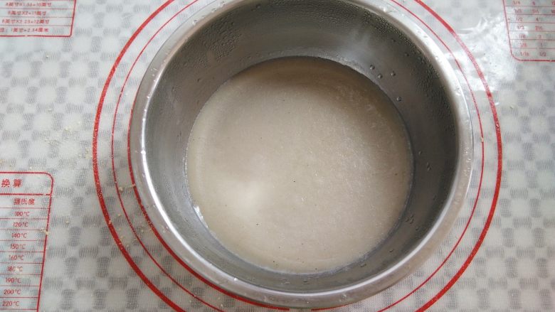 北京名点——驴打滚, 面糊蒸熟,取出