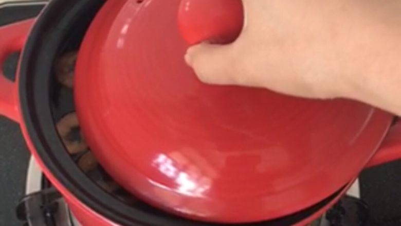 你以为酸梅汤只是一种饮料么?,以上材料 冷水入锅,1500ml冷水浸泡一小时左右。(也可以装在茶包里)