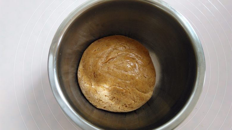 棉花糖淋酱饼干,把面粉和黄油糊充分混合成面团,室温下静置30分钟以上(不建议放冰箱冷藏)
