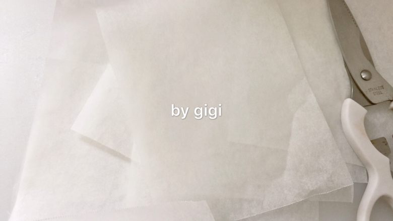 大口吃肉:蒜蜜紙包雞,準備烘焙紙(油紙)1大張 分別剪出數張小紙