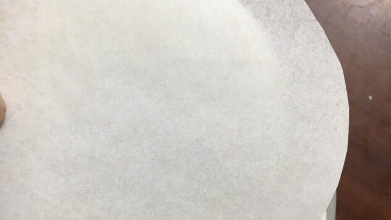 比司吉无水无油蛋糕,事先剪好6寸和8寸模具底托大小的样张
