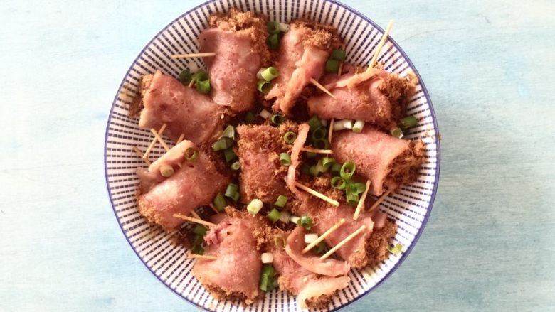 有内涵的培根肉松卷