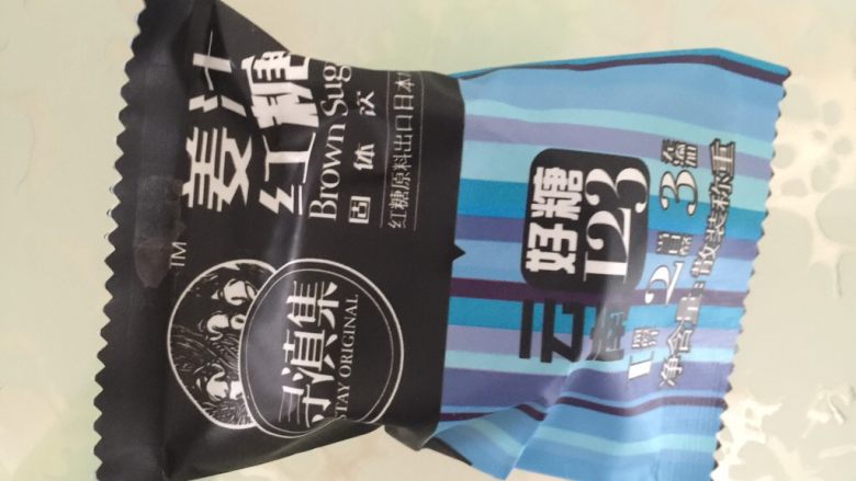 黑糖肉粒,准备黑糖(红糖),什么品牌都可以。