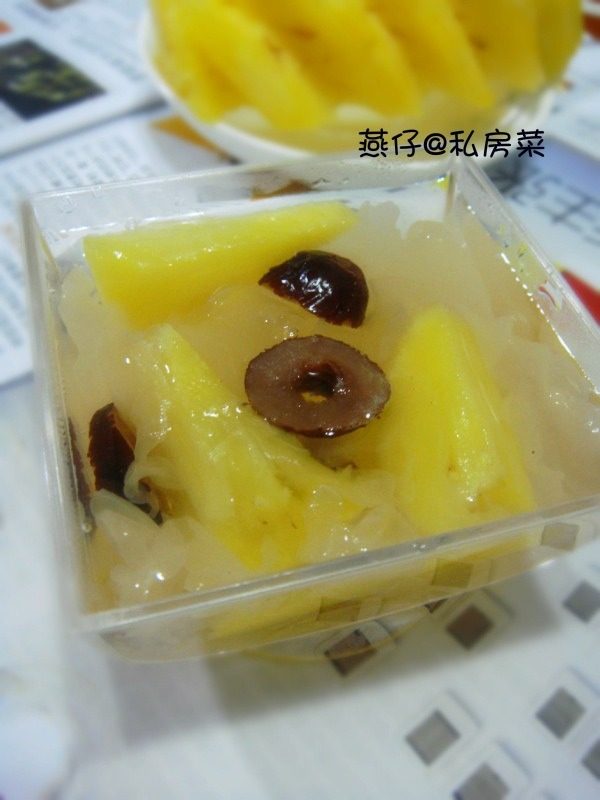 菠萝红枣银耳羹