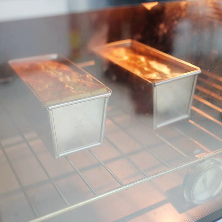 黄金甘栗磅蛋糕,烤箱 150°~170°c 35分钟 (主要看状态)
