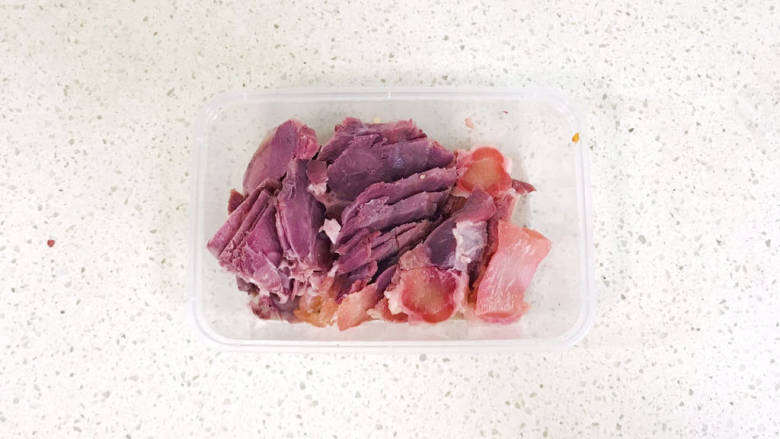 洋葱拌牛肉,<a style='color:red;display:inline-block;' href='/shicai/ 216'>牛肉</a>是外面买的,买时直接切成薄片