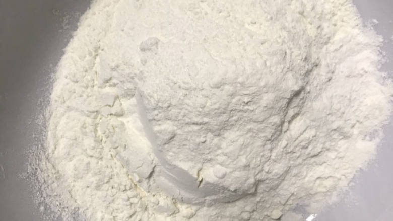 韭菜盒子,准备500克面粉