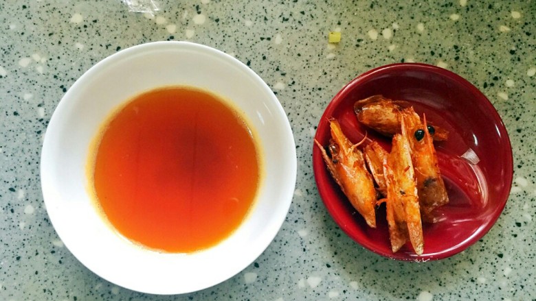 浓汤豆腐羹,炼好的虾油
