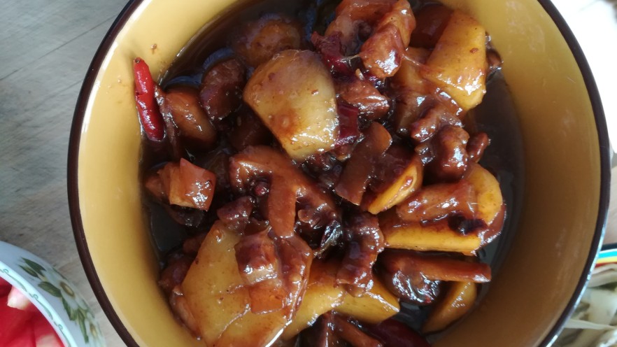 香菇土豆红烧肉
