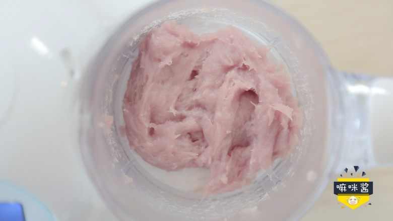 补铁又补钙的辅食,你给宝宝做了么?,将肉倒入辅食机中打成肉泥