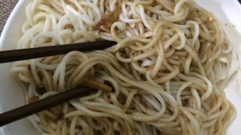 红烧鲈鱼,凉面冷凉