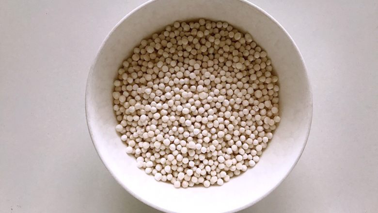 度夏消暑好饮品,火龙果西米露(附西米快熟方法及注意事项),干净的<a style='color:red;display:inline-block;' href='/shicai/ 5163'>西米</a>。