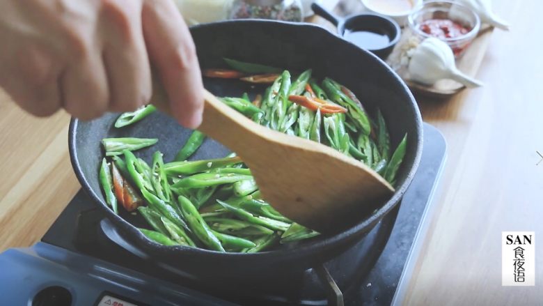 湖南小炒肉,炒制表皮有虎皮小泡就好