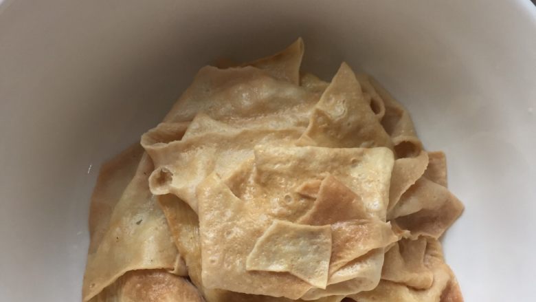 水煮牛肉,火锅剩菜<a style='color:red;display:inline-block;' href='/shicai/ 6420'>油豆皮</a>炒熟