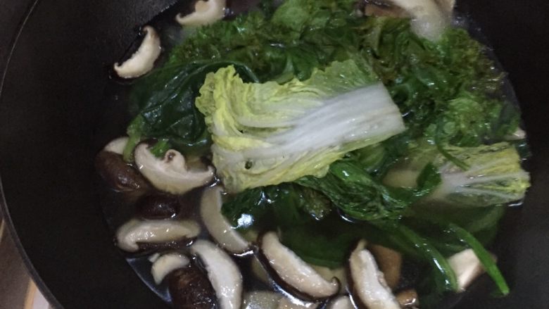 水煮牛肉,菜下锅炒熟