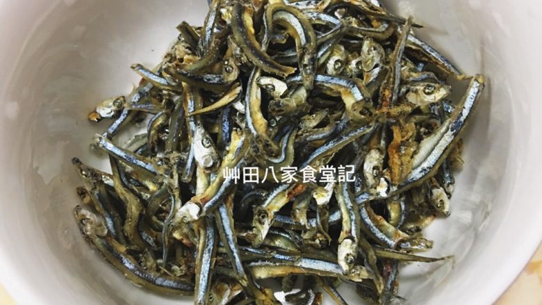 青龍椒炒丁香魚乾,丁香魚乾和青龍椒絕對是完美搭配