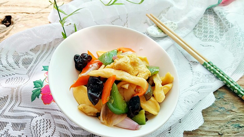 杂疏鱼香剪刀面,最爱里面的蔬菜,有味!