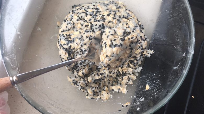 燕麦饼干(健康饱腹版),取一勺的量